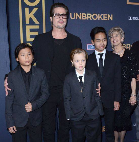Brad Pitt z dziećmi na premierze Unbroken