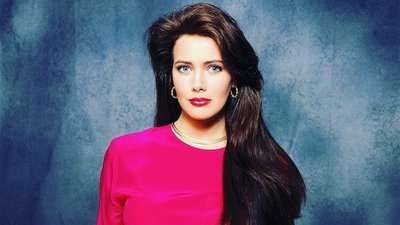 Tak dziś wygląda Taylor z “Mody na sukces”. 63-letnia gwiazda nie przypomina siebie sprzed lat