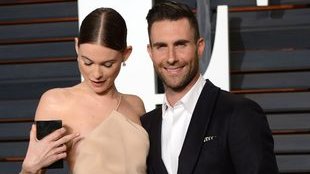 Adam Levince zapuszcza brzuch?! (Instagram)