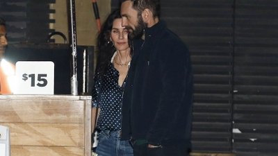 Dawno niewidziana Courteney Cox na randce z ukochanym [ZDJĘCIA]