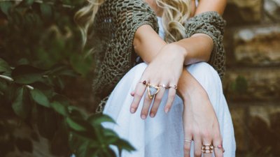 Koronkowe bluzki w stylu boho – delikatne i eleganckie propozycje