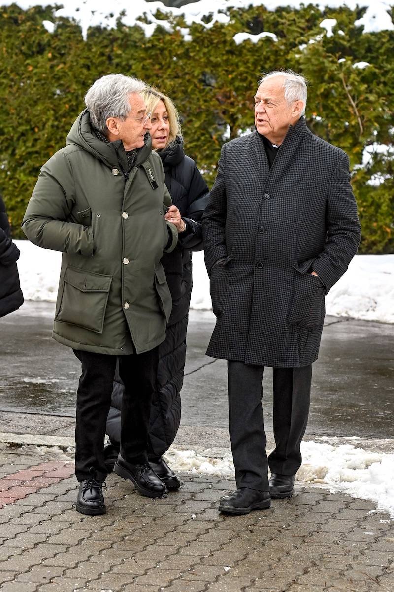 Pogrzeb Janusza Majewskiego. Przyjaciele żegnają: Marek Kondrat, Sonia i Maja Bohosiewicz, Paweł Deląg…