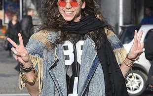 Która gwiazda pokazała nieogolone nogi? (FOTO)