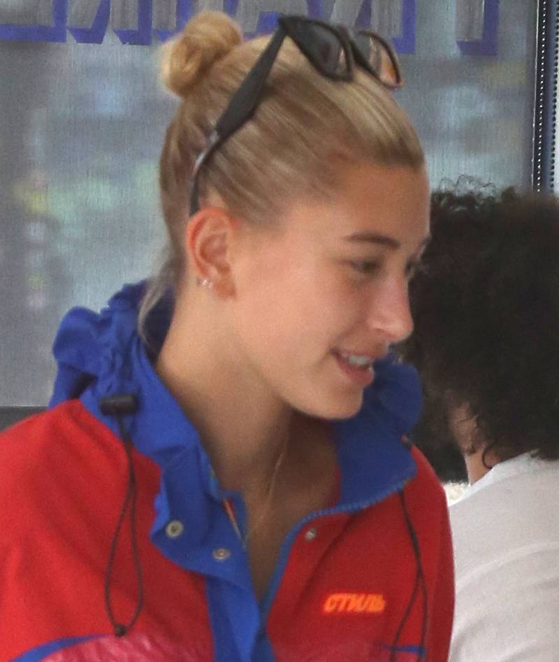 Bieber i Baldwin wzięli ŚLUB?! Hailey w TEN sposób to potwierdziła!