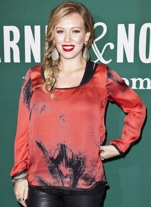 930-hilary-duff-1-R1