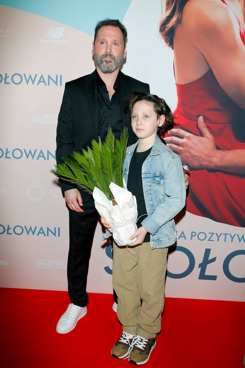 Premiera filmu “Skołowani”. Marianny Zydek całkiem odważnie, Agnieszka Grochowska dalej zachwyca, Markowska całuje się z Macierewiczem