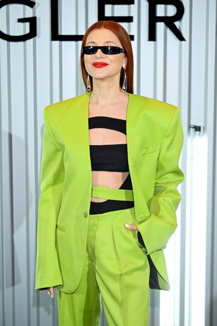 Premiera kolekcji Mugler dla H&M: Marina zawitała na salony, chudziutka Maffashion, Karolina Pisarek