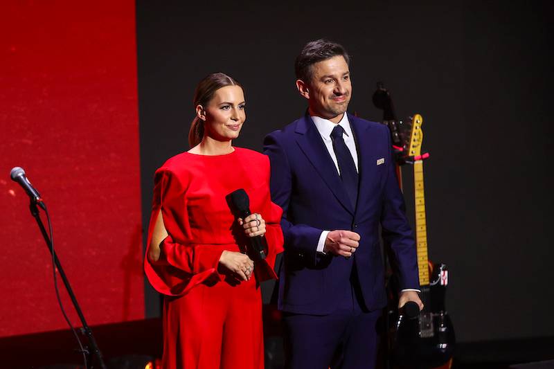 Gala zamknięcia festiwalu w Krakowie. Dwie przyjaciółki, Kuna i Warnke wyglądają zjawiskowo, szczuplutka Marta Nieradkiewicz