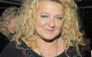 Magda Gessler testuje masło w sklepie paznokciem