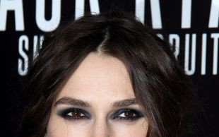 Keira Knightley przynudza na czerwonym dywanie (FOTO)