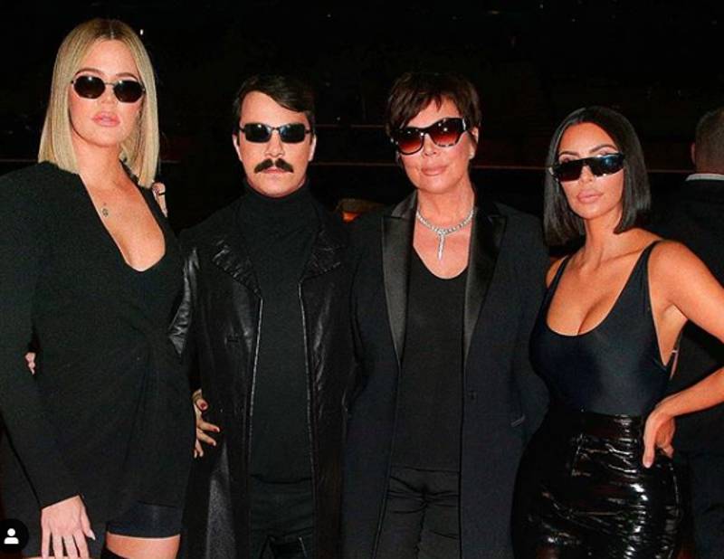 Ten mężczyzna to “bliźniak” Kendall Jenner. Jest na każdym jej zdjęciu!