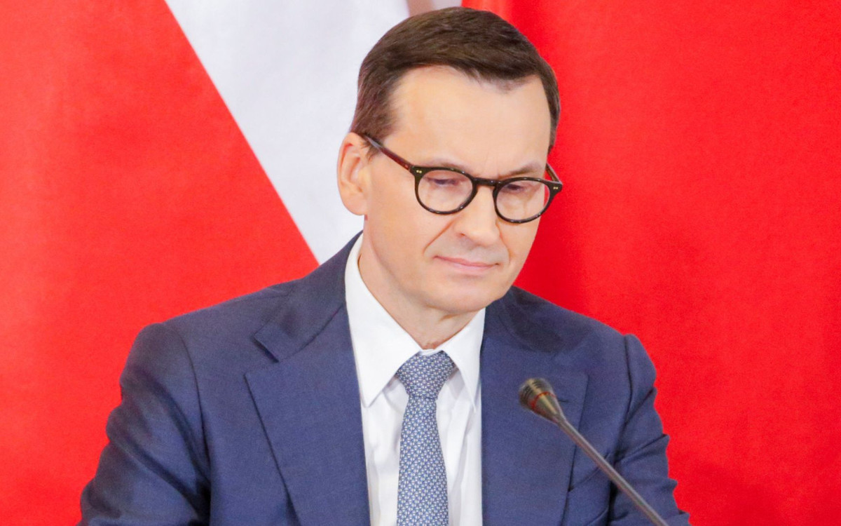 Mateusz Morawiecki miał wypadek. Leży w gipsie