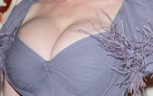 Kobiety chcą mieć piersi Christiny Hendricks