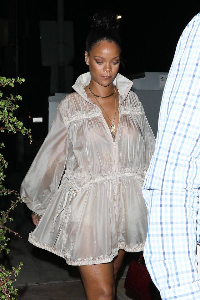 Jak Rihanna radzi sobie z dodatkowymi kilogramami? (ZDJĘCIA)
