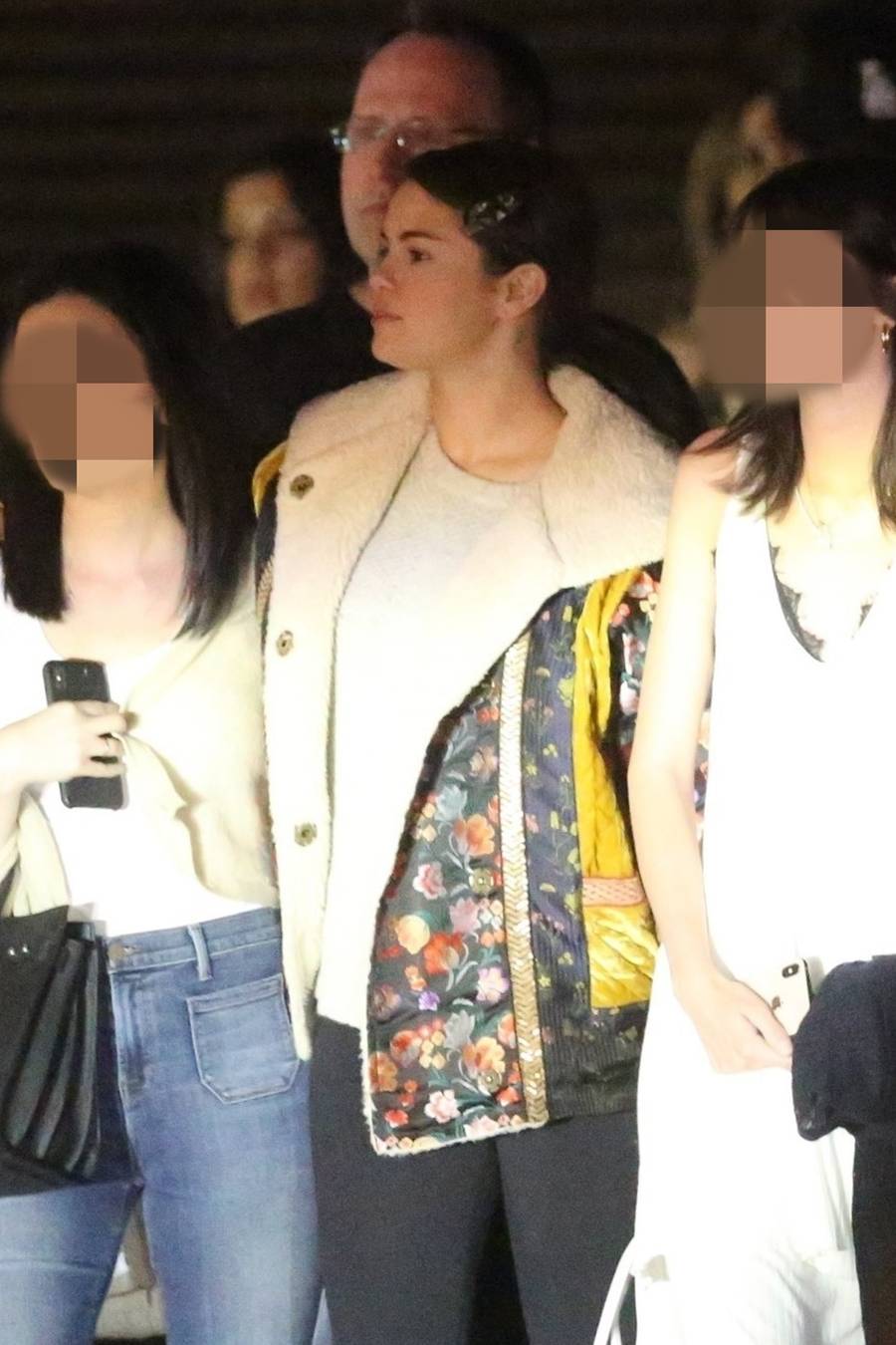 Selena Gomez w kurtce z owczej skóry (ZDJĘCIA)