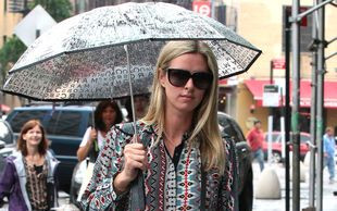 Deszczowy look Nicky Hilton (FOTO)