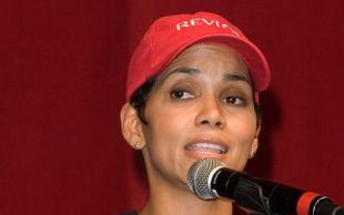 Halle Berry wyrzuciła kochanka z domu