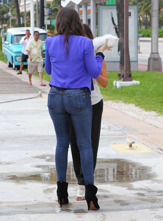 Khloe Kardashian też powiększyła pośladki