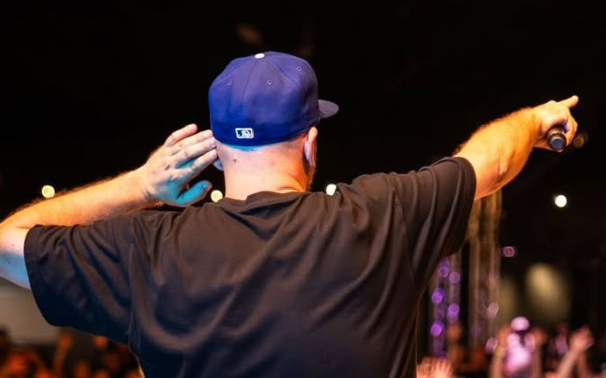 Wyjawił po 12 latach. Polski raper na własnym koncercie walczył o życie