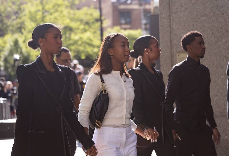 Ruszył proces Seana „Diddy’ego” Combsa. Dzieci pojawiły się w sądzie, tak przywitał się z nimi….