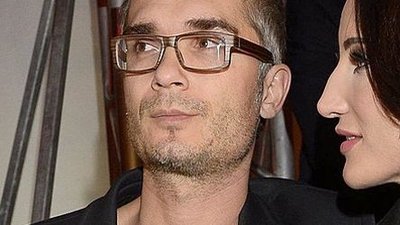 Mąż Steczkowskiej z nagim torsem i w długich włosach! Takiego go nie znaliśmy