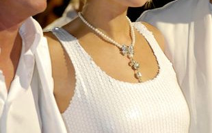 Paris Hilton w bieli (FOTO)