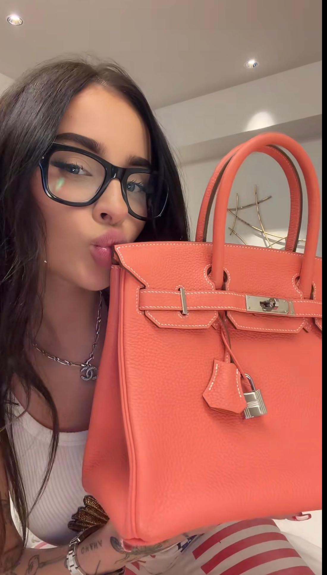 Fagata kupiła torebkę Hermes za horrendalną kwotę. Warta tyle, co porządne auto! fot. TikTok