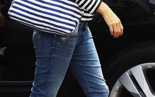 Coraz wyraźniejszy brzuszek u Jennifer Garner (FOTO)