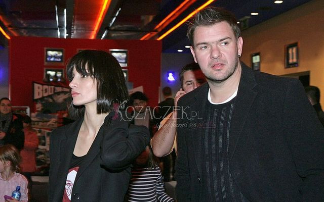 Kołakowska wybiera, Karolak płaci