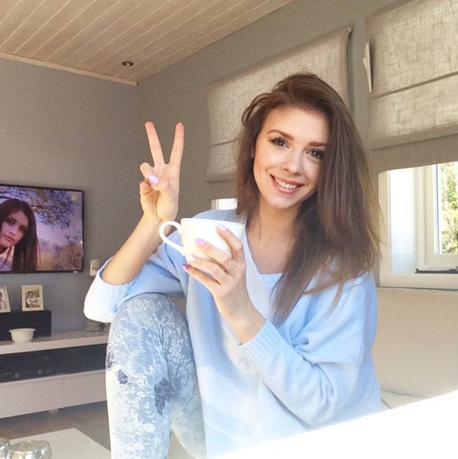 Co Klaudia Halejcio wrzucała na Instagram 10 lat temu? Tańczyła na rurze! (ZDJĘCIA)