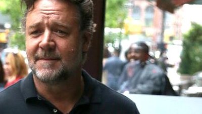 Russell Crowe znów kibicuje naszym – po polsku!