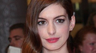 Anne Hathaway nie cierpi Jessiki Biel