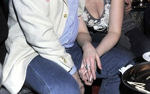 Ojciec Izy Miko promienieje (FOTO)