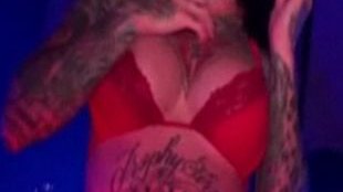 Michelle Bombshell McGee robi striptiz (VIDEO)