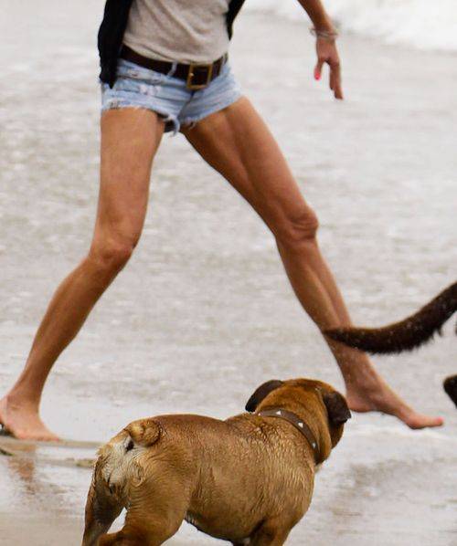 Janice Dickinson na plaży