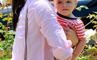 Czyj to przystojny synek? (FOTO)