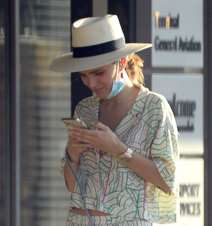 Marina i Wojtek Szczęsny wrócili z Mykonos do Warszawy. Piosenkarka jak zawsze stylowa (ZDJĘCIA)