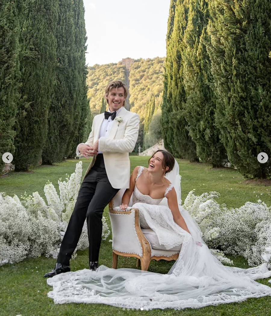 Tak wyglądał ślub Millie Bobby Brown i Jake’a Bongioviego! Do sieci trafiły zdjęcia z sekretnej ceremonii w Toskanii (FOTO)