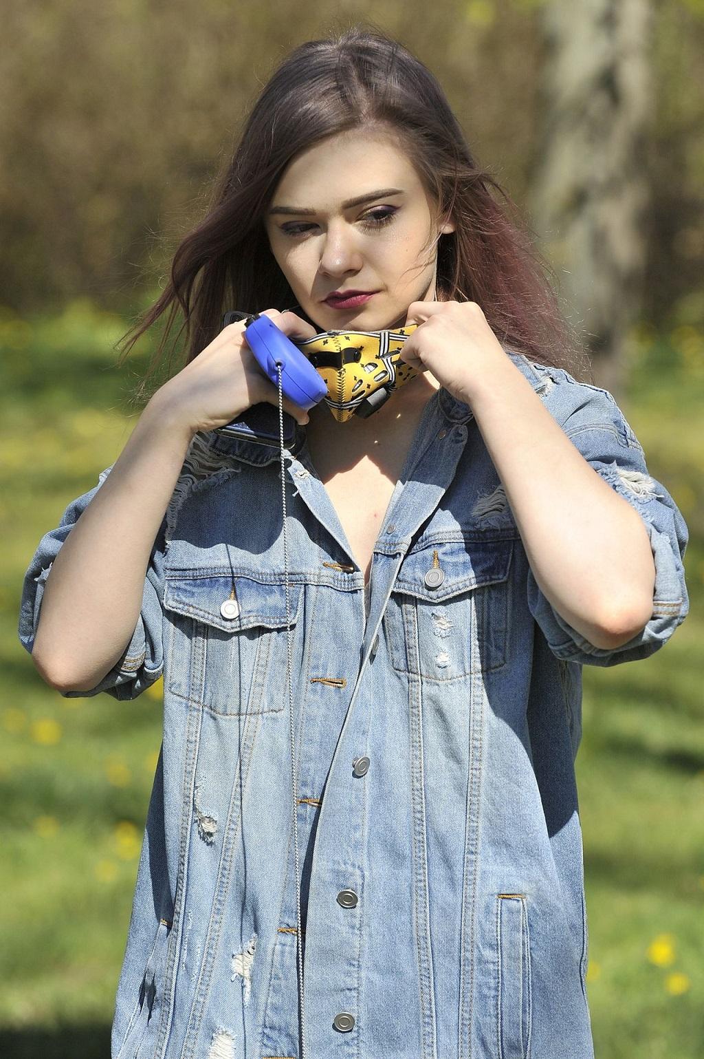 Julia Wróblewska jest singielką. Julia Wróblewska na spacerze z fretką.