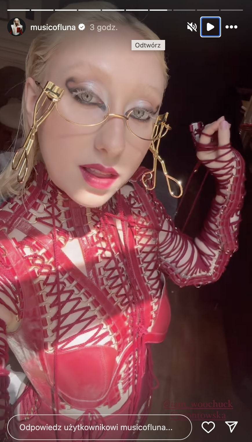 Luna w idealnym nastroju relacjonuje Paris Fashion Week! Zaszalała ze stylizacjami? (FOTO)