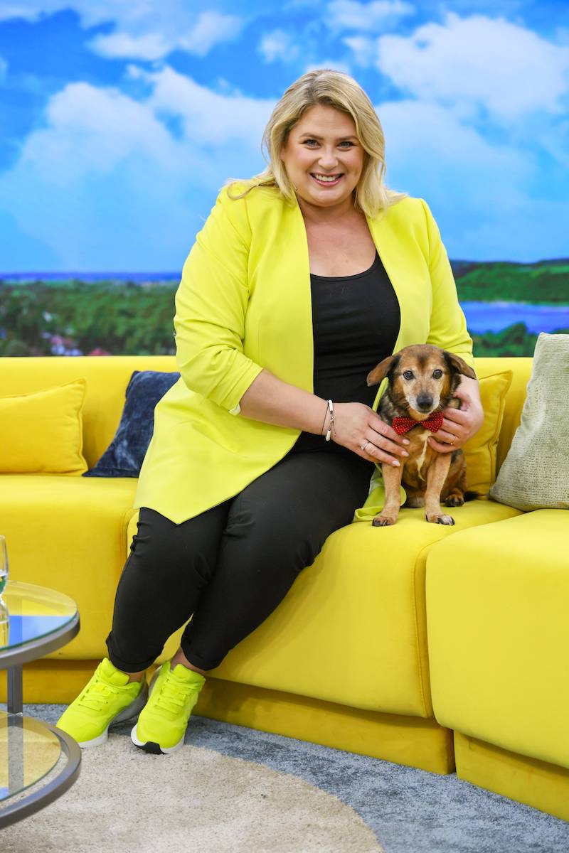 Nagłe roszady w “Halo, tu Polsat”! Zamiast Cichopek pojawiła się Ola Filipek, a na kanapie Romanowska, Urbański…