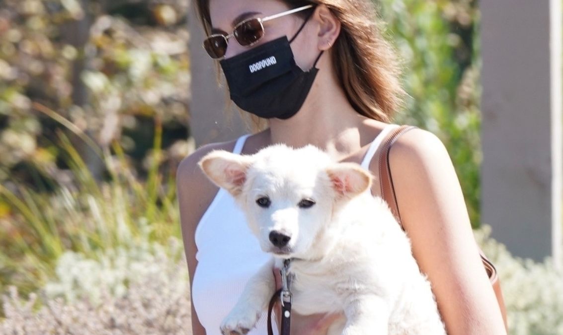 Kaia Gerber z psem, fot. Forum