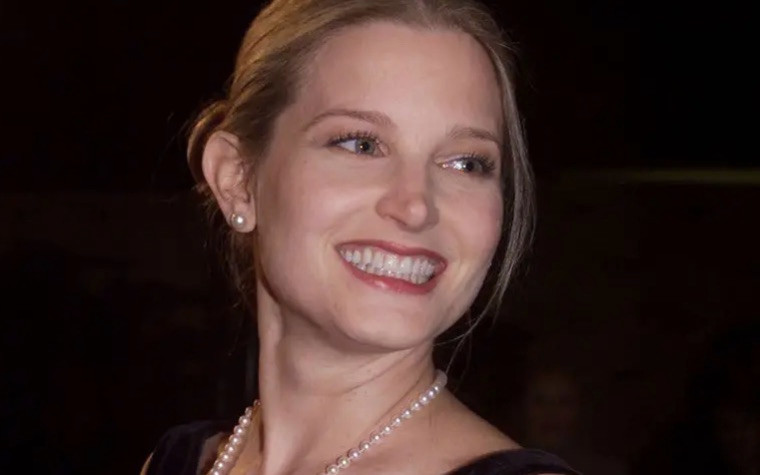 Nierozpoznawalna Bridget Fonda 20 lat po odejściu z aktorstwa [paparazzi]