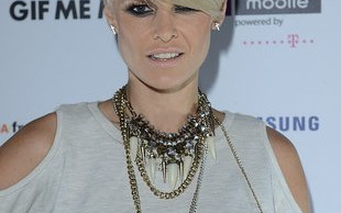 Mandaryna znów w długich włosach [VIDEO]