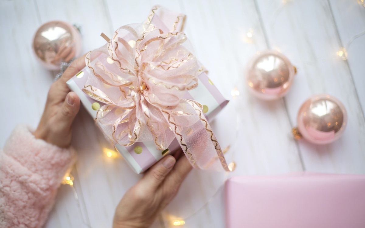 Kreatywny prezent kosmetyczny – najlepsze pomysły w 2022 roku