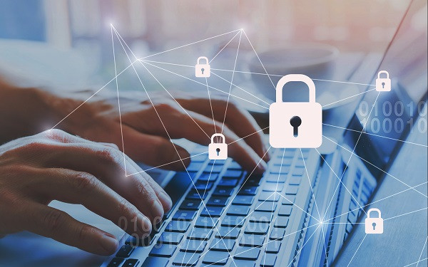 Bezpieczeństwo przede wszystkim! 4 rzeczy, które załatwimy dziś online