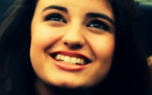 Poznajcie Rebeccę Black, najgorszą piosenkarkę na YouTube