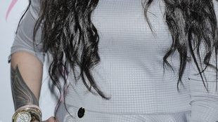 Czy Luxuria Astaroth powinna chwalić sie tym w telewizji?