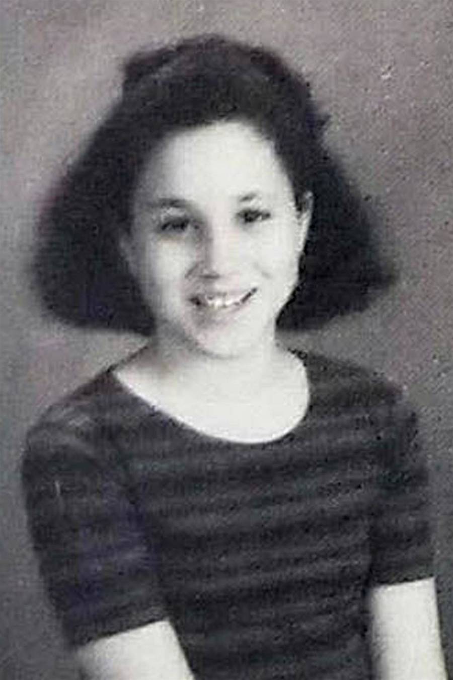 Meghan Markle ma naturalnie MOCNO KRĘCONE włosy