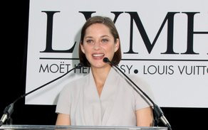 Kto balansuje na takich obcasach? (FOTO)